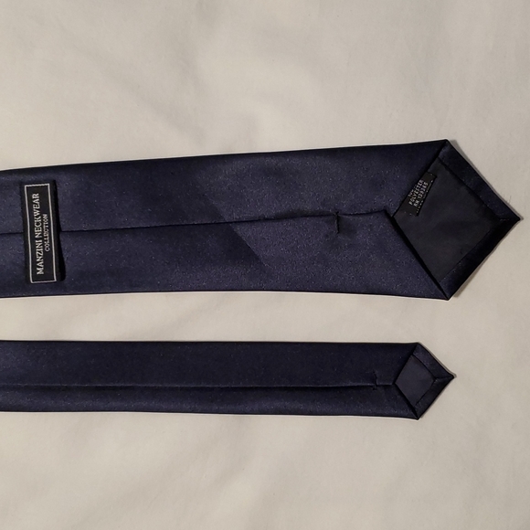 Men's Manzini Neckwear dark blue tie - Picture 3 of 6
